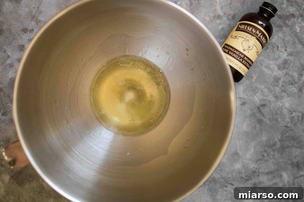 Step by step on making vanilla meringue