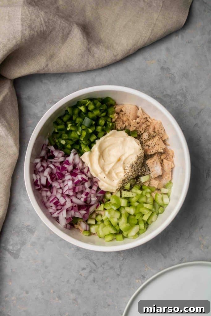 How to make tuna sandwich: Step 1 - combine ingredients