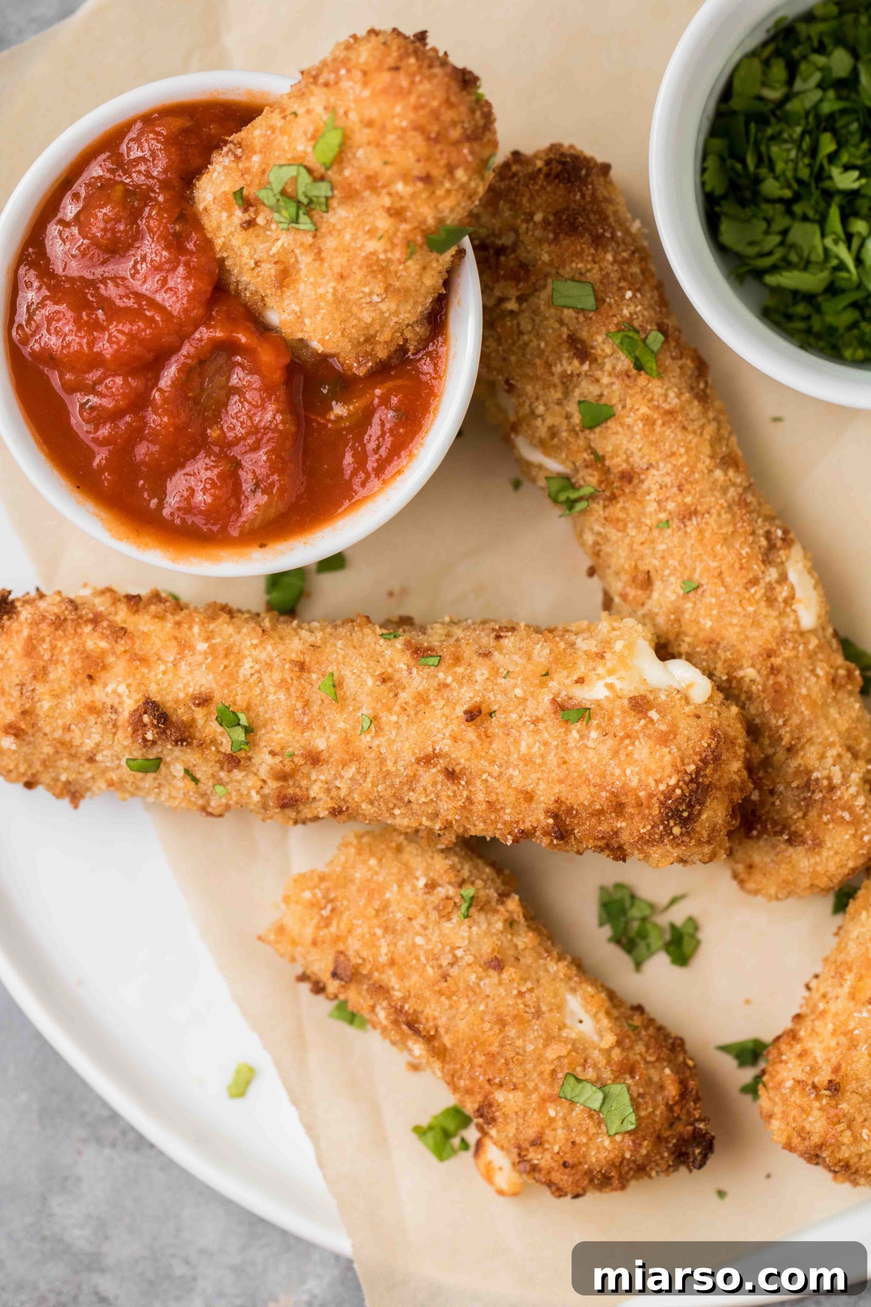 Airfryer'da Kusursuz Mozzarella Çubukları 4 Ingredients for making air fryer mozzarella sticks