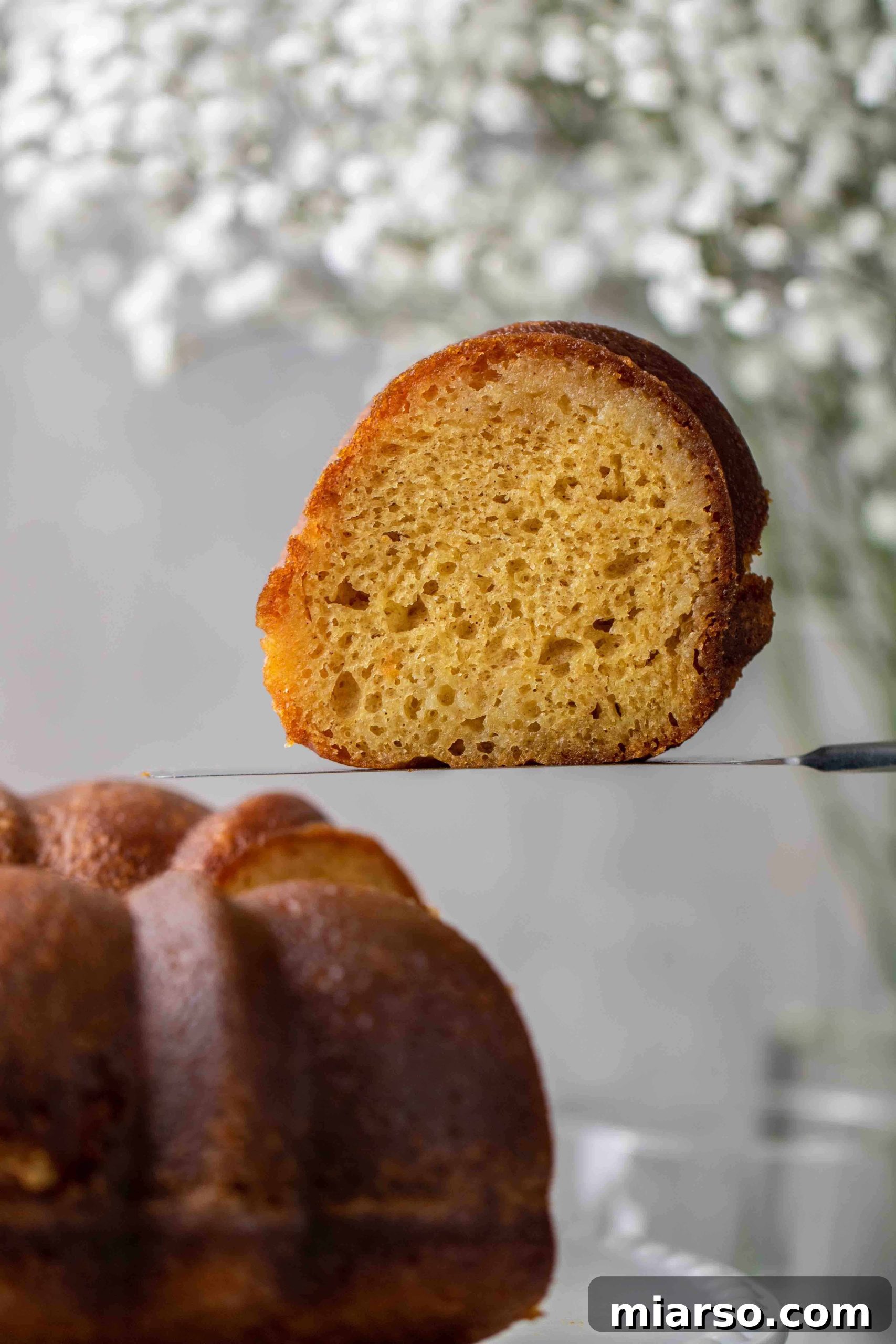 How to store crack cake? A beautiful bundt cake on a cooling rack