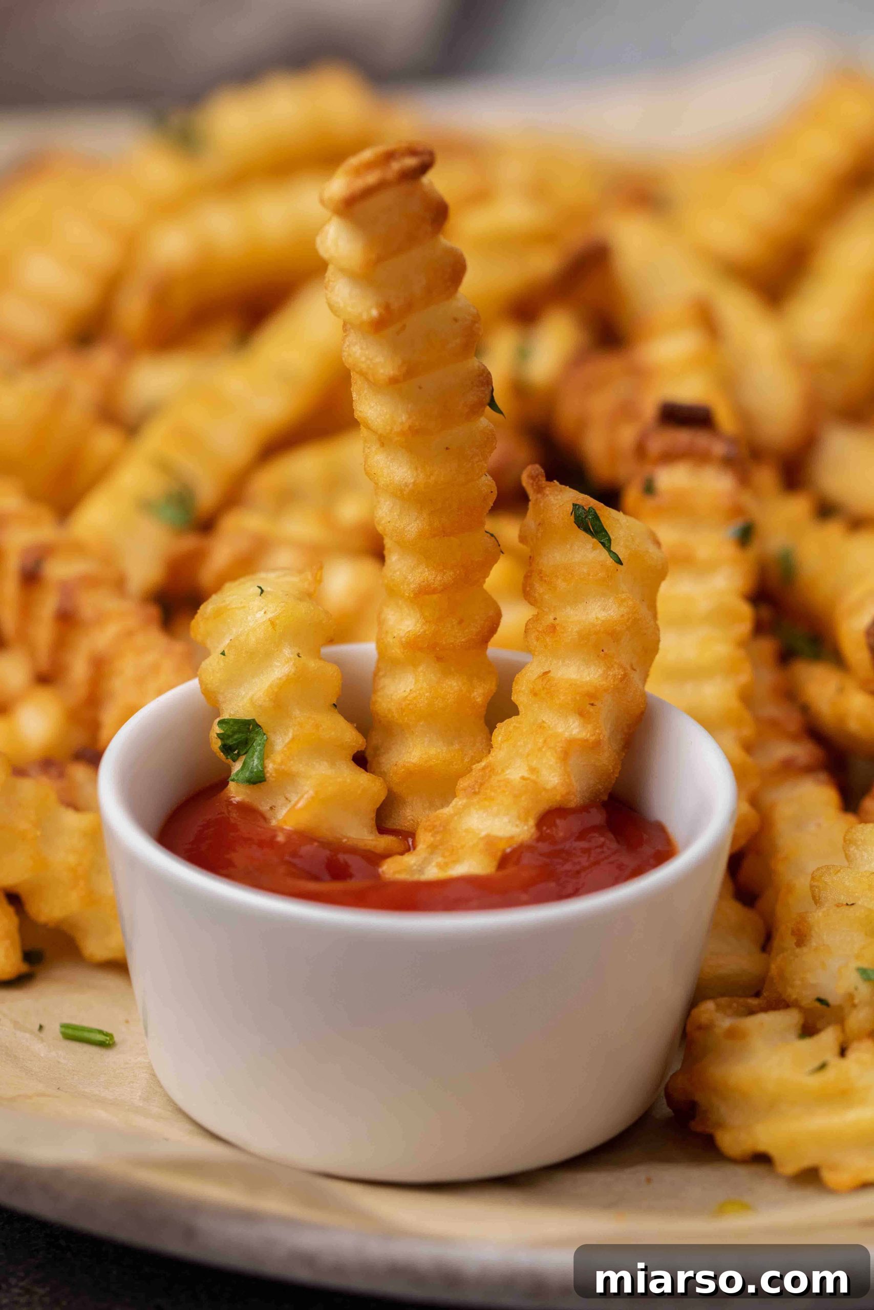 How to make crispy air fryer frozen french fries with spicy ketchup