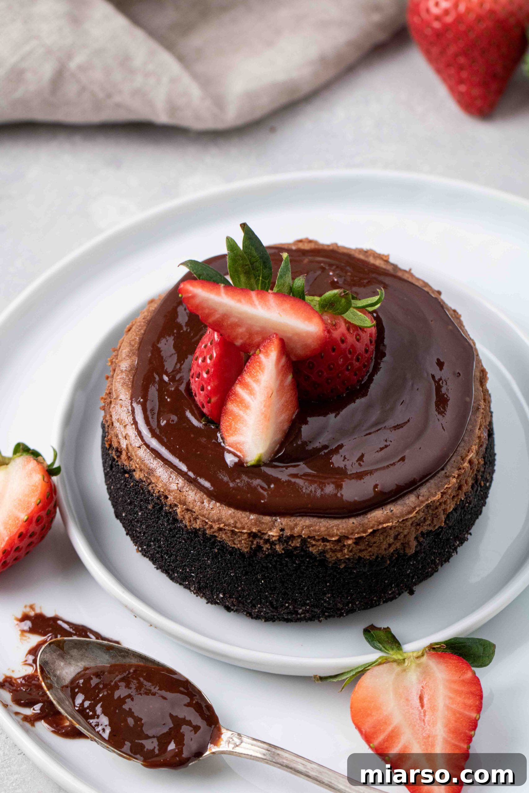 Mini Chocolate Cheesecakes Pure Creamy Indulgence 18 Mini chocolate cheesecake with chocolate ganache
