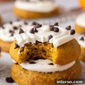 Crumbl pumpkin cake cookies