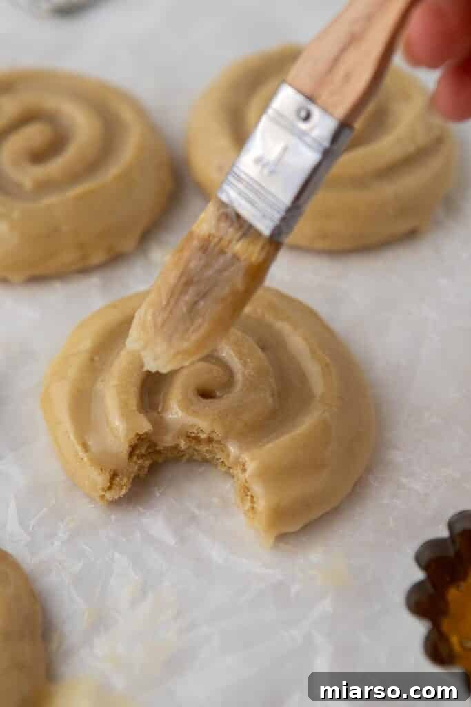 Glazing a cookie