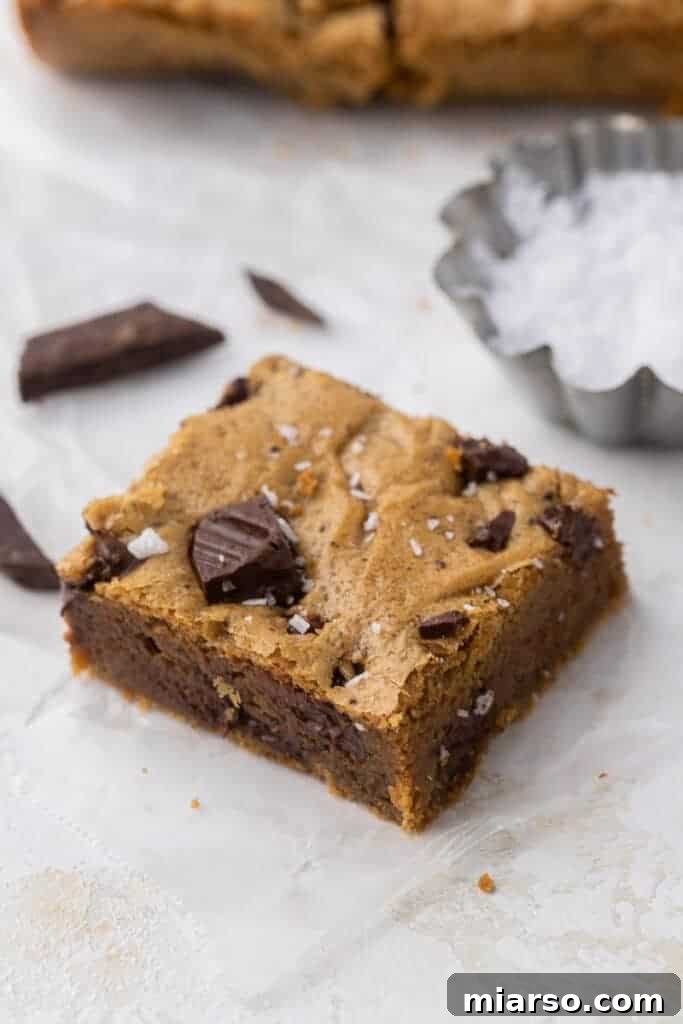 Close-up of a single brown butter blondie bar