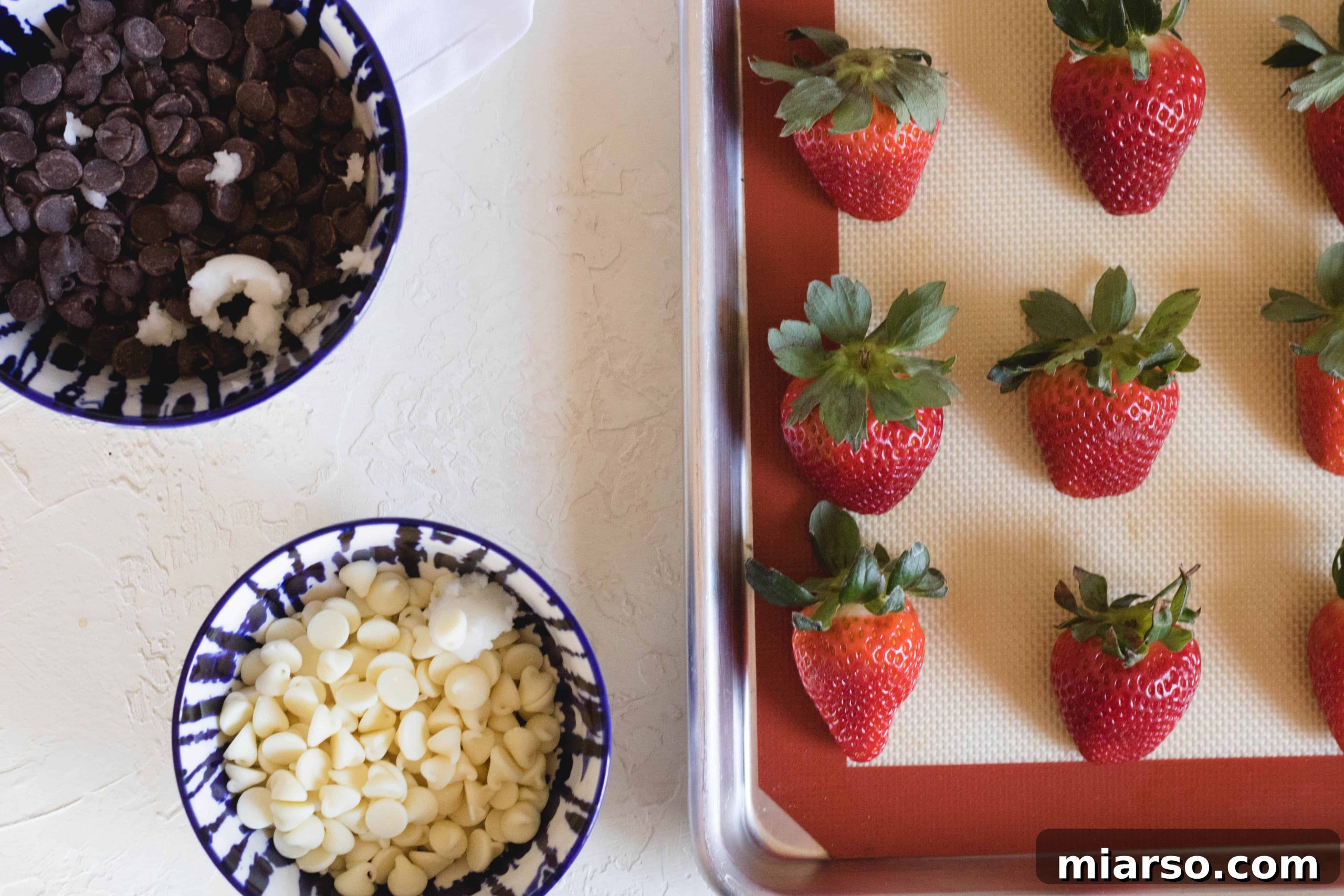 making chocolate covered strawberries