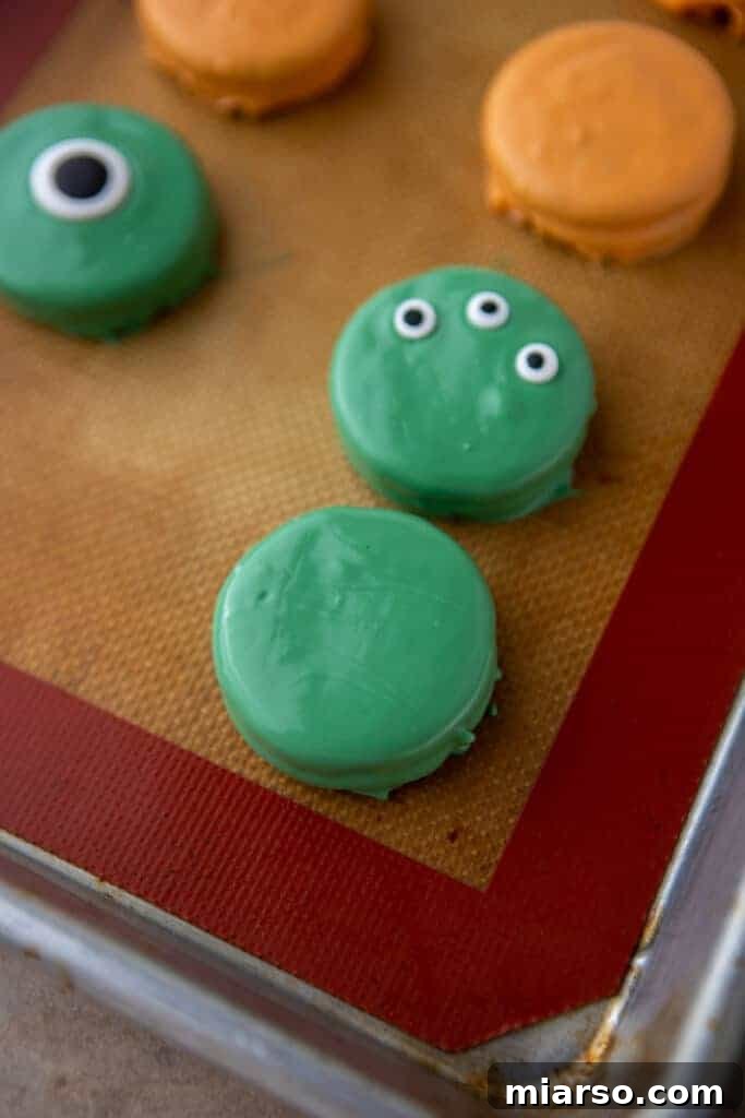 Spooky green Halloween oreo