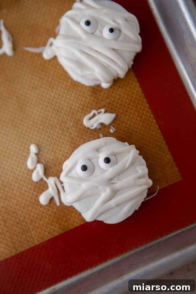 Mummy halloween cookies