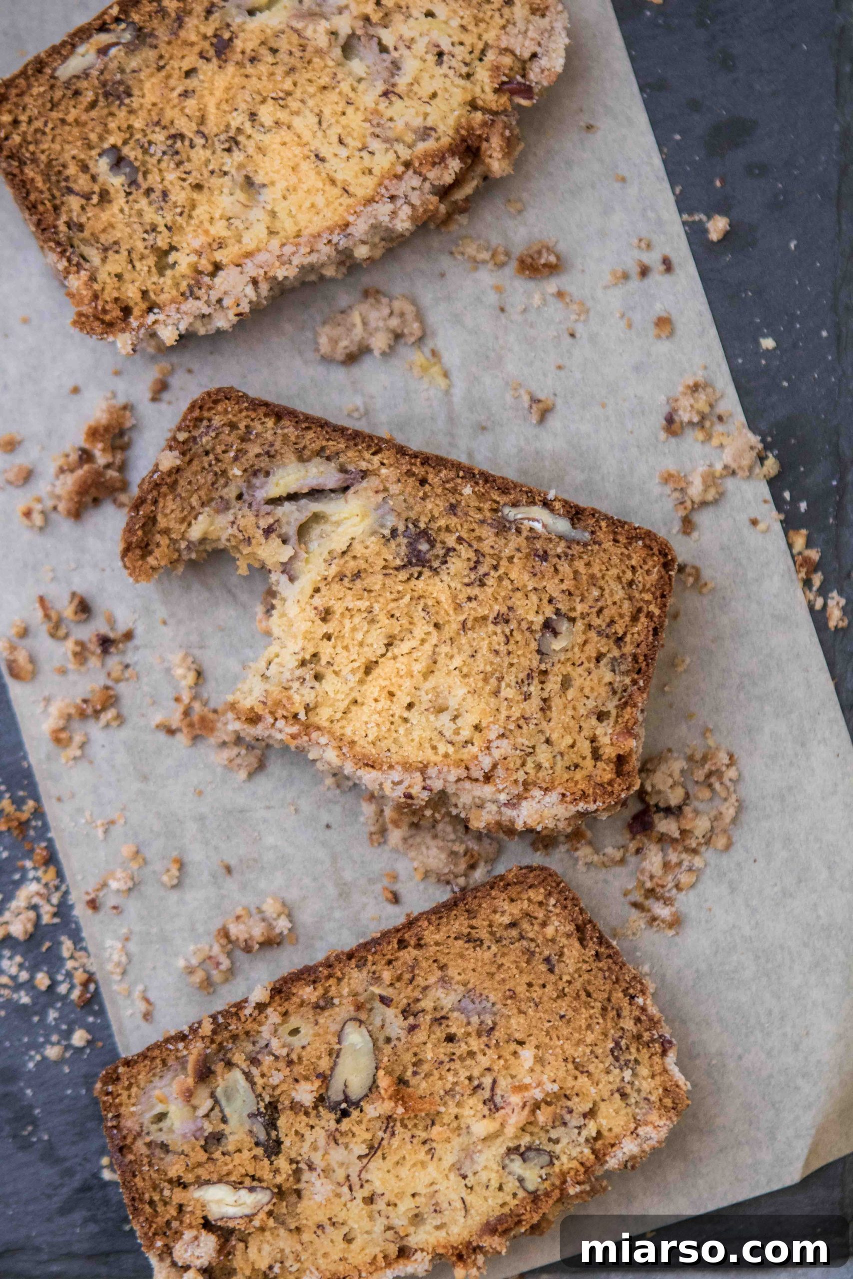 pecan banana bread with streusel topping