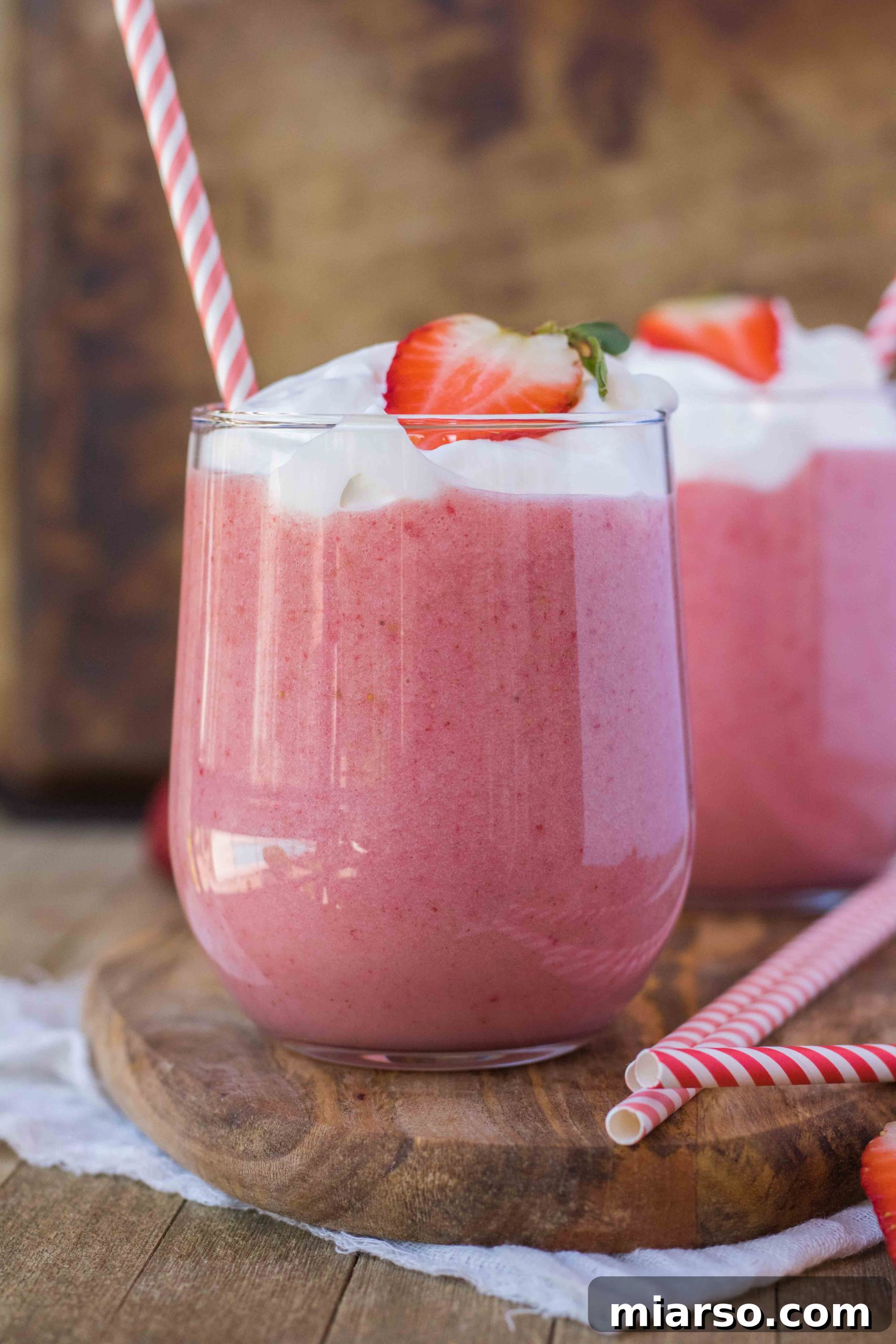 Healthy strawberry banana smoothie recipe - vibrant and delicious